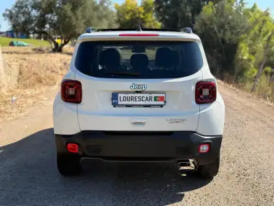 Jeep Renegade 2019 - 15995 EUR, 105000 km - AUTO.MOTO.pt - 105000km - foto 5 de 34