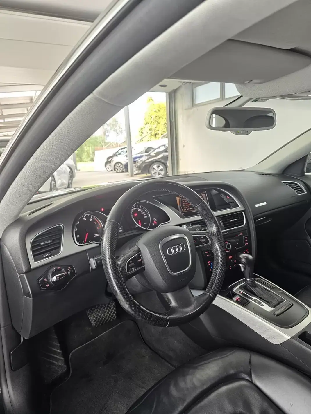 Audi A5 Sportback 2011 - 17500 EUR, 123569 km - AUTO.MOTO.pt - 123569km - foto 14 de 29