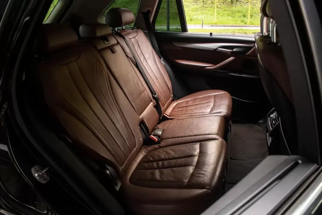 BMW X5 2015 - 27900 EUR, 170106 km - AUTO.MOTO.pt - 170106km - foto 34 de 44