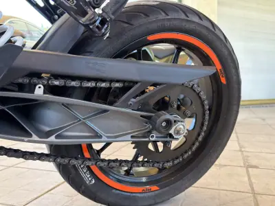 KTM Duke 200 2018 - 3750 EUR, 8468 km - AUTO.MOTO.pt - 8468km - foto 9 de 15