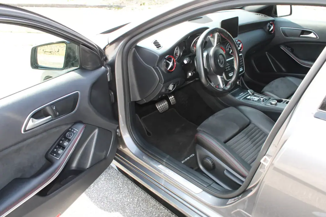 Mercedes-Benz A 45 AMG 2017 - 32990 EUR, 144000 km - AUTO.MOTO.pt - 144000km - foto 18 de 40