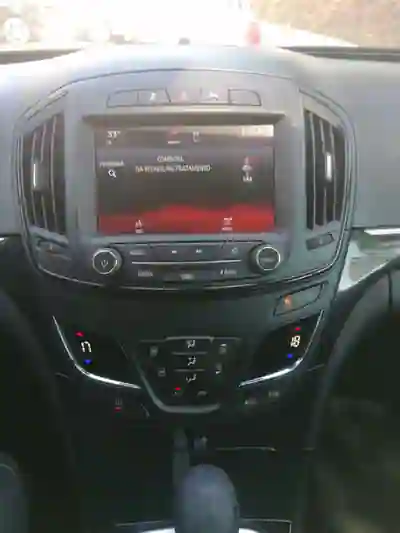 Opel Insignia Sports Tourer 2014 - 7500 EUR, 289000 km - AUTO.MOTO.pt - 289000km - foto 14 de 15