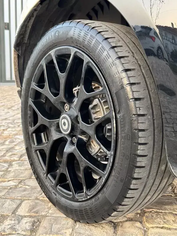 Smart ForTwo Coupé 2019 - 12750 EUR, 70000 km - AUTO.MOTO.pt - 70000km - foto 10 de 27