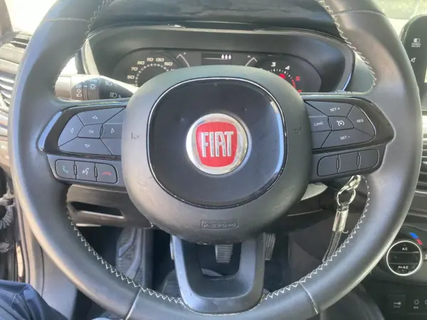 Fiat Tipo 2018 - 11980 EUR, 117950 km - AUTO.MOTO.pt - 117950km - foto 9 de 17
