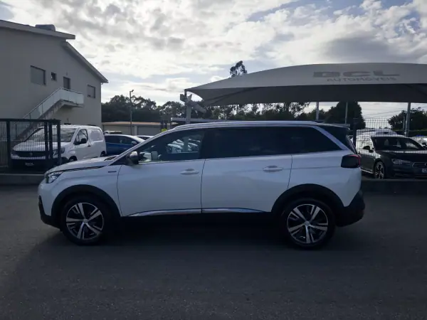 Peugeot 5008 2018 - 18990 EUR, 164000 km - AUTO.MOTO.pt - 164000km - foto 4 de 48