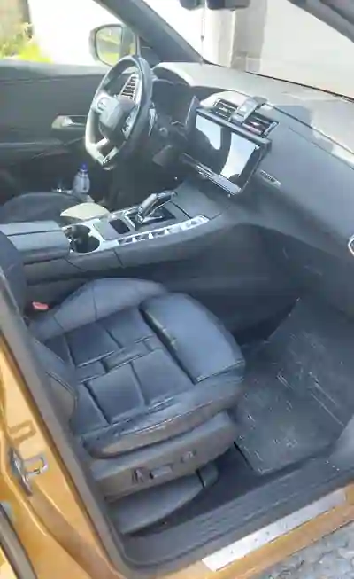 DS DS7 Crossback 2018 - 19900 EUR, 110000 km - AUTO.MOTO.pt - 110000km - foto 5 de 9