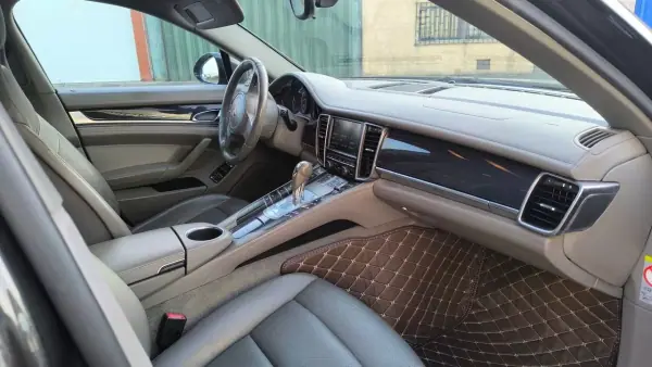 Porsche Panamera 2011 - 26900 EUR, 193000 km - AUTO.MOTO.pt - 193000km - foto 11 de 21