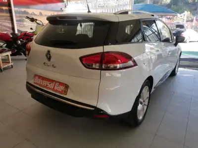 Renault Clio Sport Tourer 2018 - 13700 EUR, 143000 km - AUTO.MOTO.pt - 143000km - foto 4 de 18