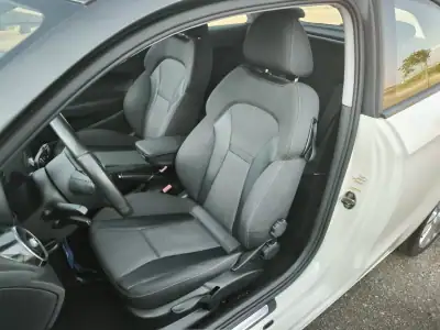 Audi A1 2010 - 9950 EUR, 236924 km - AUTO.MOTO.pt - 236924km - foto 25 de 43