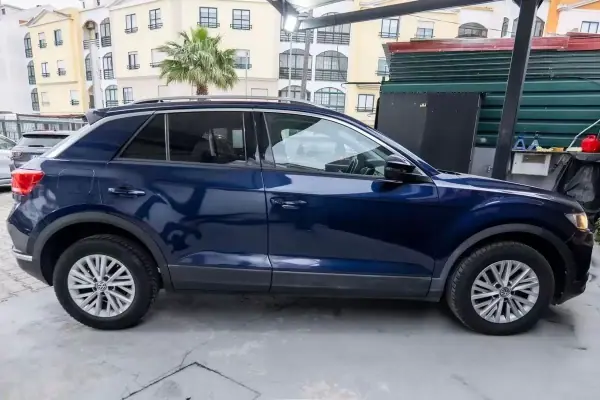 Volkswagen T-Roc 2019 - 21900 EUR, 135000 km - AUTO.MOTO.pt - 135000km - foto 12 de 48