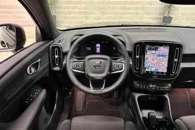 Volvo XC 40 2022 - 26950 EUR, 58976 km - AUTO.MOTO.pt - 58976km - foto 45 de 52