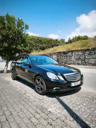 Mercedes-Benz E 220 2010 - 10490 EUR, 240000 km - AUTO.MOTO.pt - 240000km - foto 3 de 6
