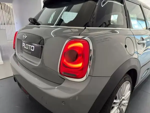 MINI 5 Portas 2016 - 14490 EUR, 101264 km - AUTO.MOTO.pt - 101264km - foto 8 de 27