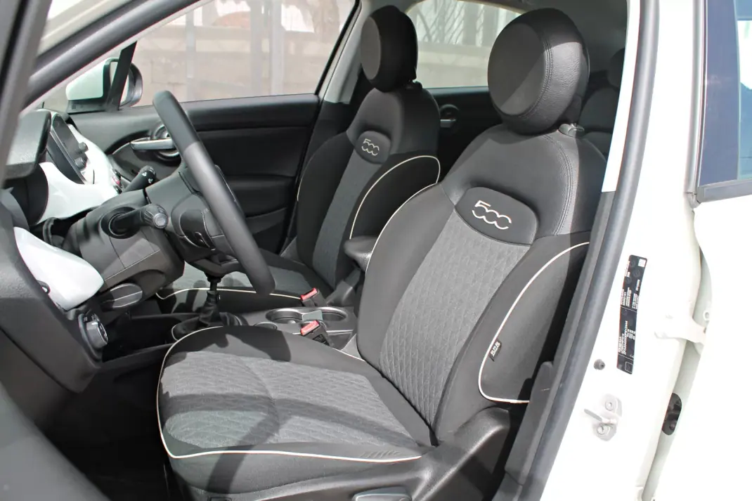 Fiat 500X 2019 - 13900 EUR, 122366 km - AUTO.MOTO.pt - 122366km - foto 9 de 22