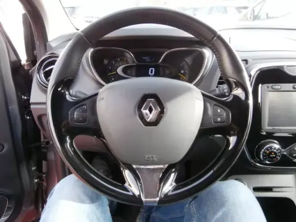 Renault Captur 2014 - 12900 EUR, 155622 km - AUTO.MOTO.pt - 155622km - foto 18 de 30