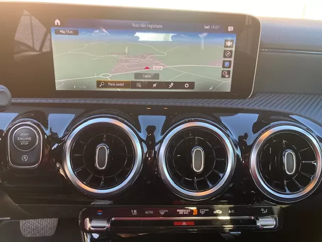 Mercedes-Benz A 180 2019 - 22990 EUR, 127450 km - AUTO.MOTO.pt - 127450km - foto 15 de 20