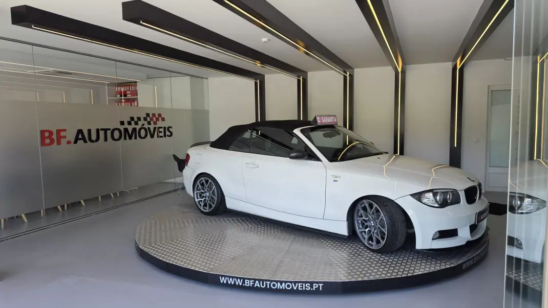BMW 118 2009 - 12900 EUR, 225191 km - AUTO.MOTO.pt - 225191km - foto 9 de 61