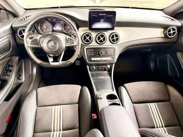 Mercedes-Benz CLA 200 2018 - 24990 EUR, 139299 km - AUTO.MOTO.pt - 139299km - foto 11 de 23
