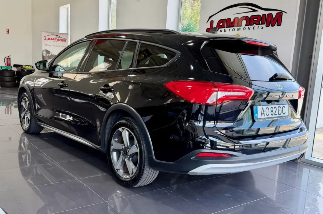 Ford Focus SW 2022 - 15999 EUR, 101021 km - AUTO.MOTO.pt - 101021km - foto 3 de 34