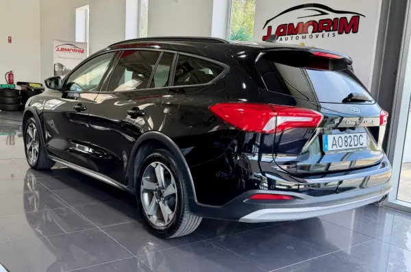 Ford Focus SW 2022 - 15999 EUR, 101021 km - AUTO.MOTO.pt - 101021km - foto 3 de 34