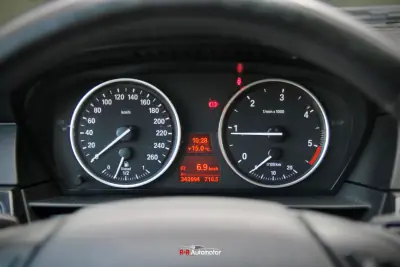 BMW 520 2008 - 9000 EUR, 343000 km - AUTO.MOTO.pt - 343000km - foto 17 de 34