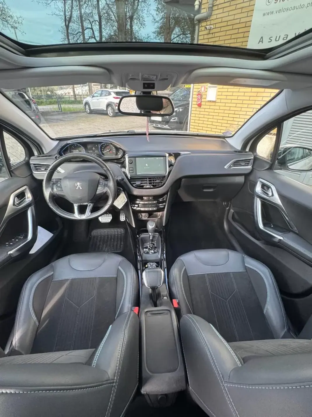 Peugeot 2008 2018 - 13900 EUR, 106900 km - AUTO.MOTO.pt - 106900km - foto 15 de 15