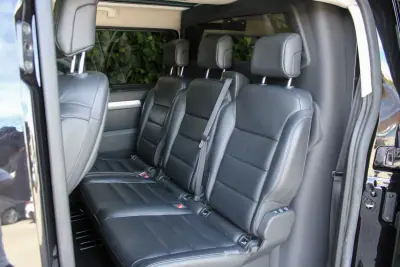 Peugeot Traveller 2019 - 32900 EUR, 115000 km - 115000km - foto 16 de 24