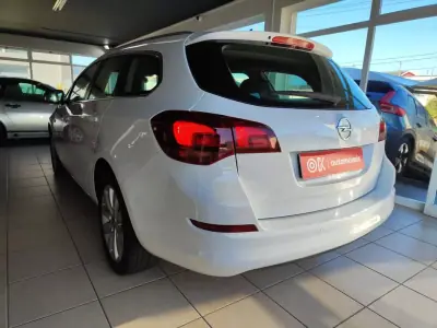 Opel Astra Sports Tourer 2011 - 6750 EUR, 226000 km - AUTO.MOTO.pt - 226000km - foto 7 de 37