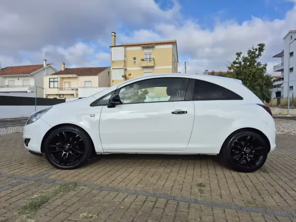 Opel Corsa 1.3 CDTi Black Edition ecoFLEX 2011 Diesel
