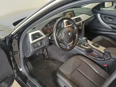 BMW 318 2017 - 21490 EUR, 121861 km - AUTO.MOTO.pt - 121861km - foto 5 de 17