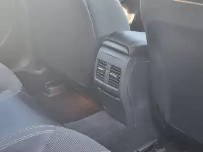 Mercedes-Benz CLA 220 2017 - 26900 EUR, 106416 km - AUTO.MOTO.pt - 106416km - foto 20 de 23