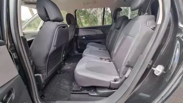 Citroën C4 Grand Picasso 2019 - 19900 EUR, 126000 km - AUTO.MOTO.pt - 126000km - foto 11 de 22