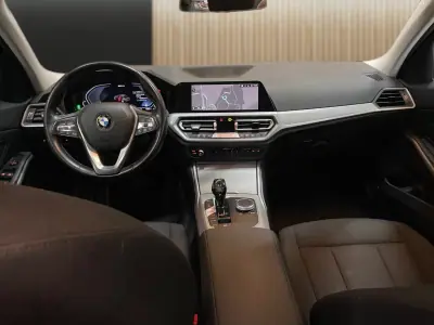 BMW 330e 2019 - 23950 EUR, 154443 km - 154443km - foto 7 de 20