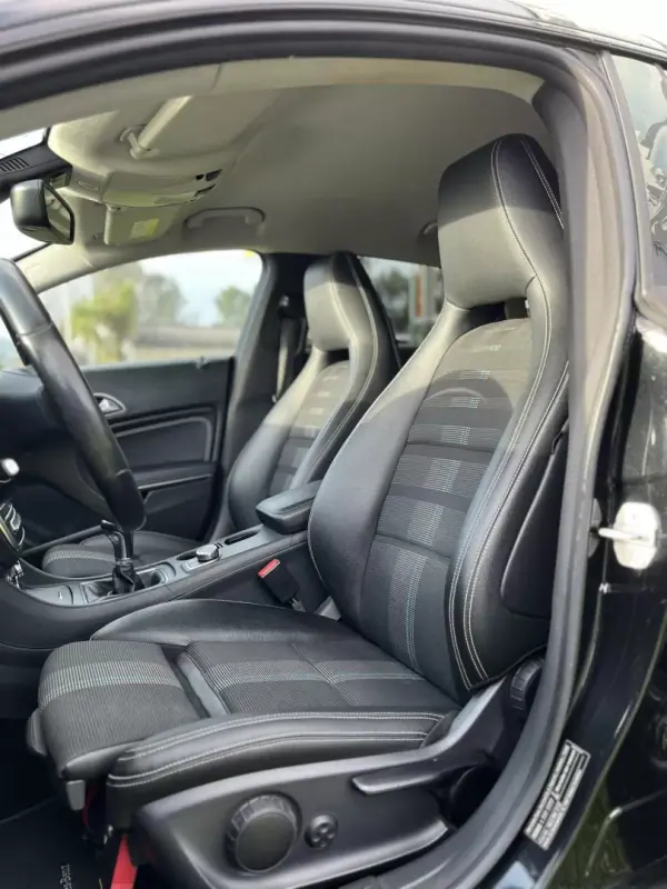 Mercedes-Benz CLA 200 2017 - 18900 EUR, 201000 km - AUTO.MOTO.pt - 201000km - foto 10 de 13
