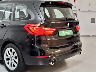 BMW 218 Gran Tourer 2018 - 14750 EUR, 148000 km - AUTO.MOTO.pt - 148000km - foto 10 de 54