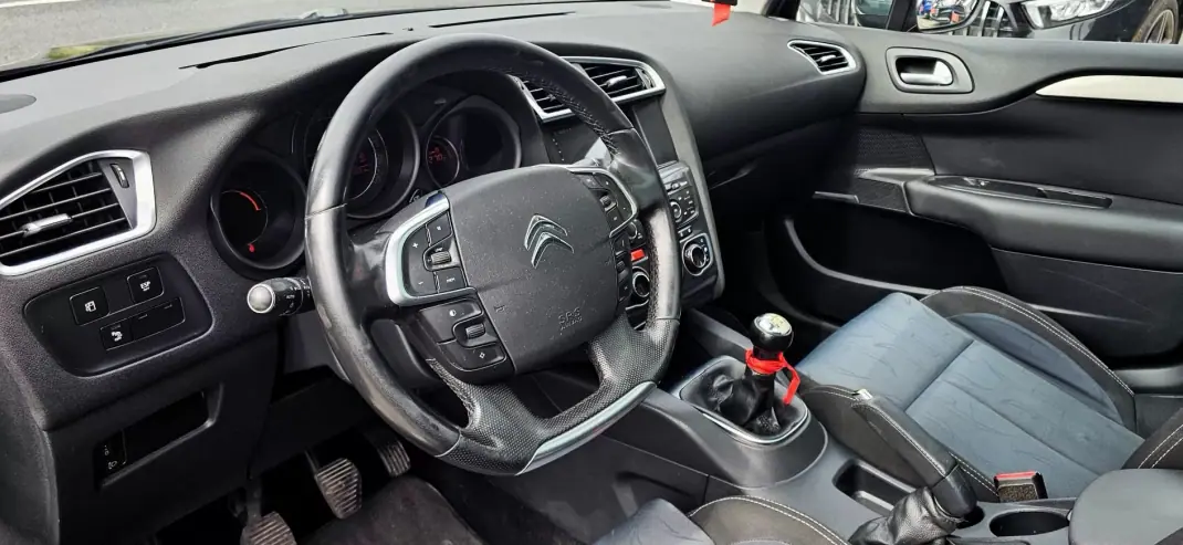 Citroën C4 2011 - 6500 EUR, 290000 km - AUTO.MOTO.pt - 290000km - foto 14 de 20
