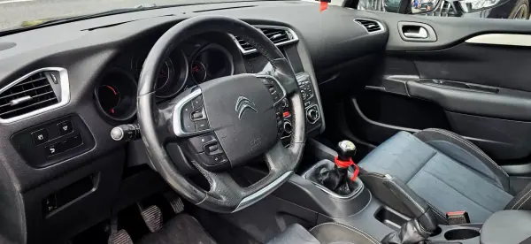 Citroën C4 2011 - 6500 EUR, 290000 km - AUTO.MOTO.pt - 290000km - foto 14 de 20