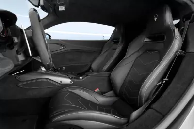 Maserati MC20 2022 - 245000 EUR, 14928 km - AUTO.MOTO.pt - 14928km - foto 15 de 32