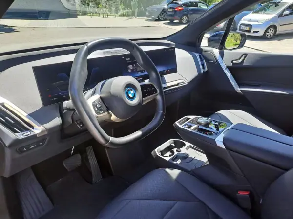 BMW iX 2022 - 44990 EUR, 70000 km - 70000km - foto 11 de 24