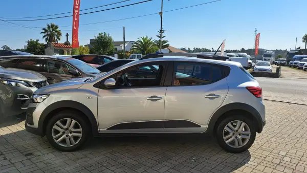 Dacia Sandero 2022 - 14900 EUR, 110660 km - AUTO.MOTO.pt - 110660km - foto 9 de 33