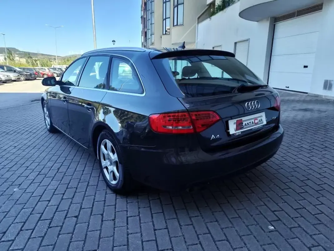 Audi A4 Avant 2010 - 10980 EUR, 243000 km - 243000km - foto 21 de 33