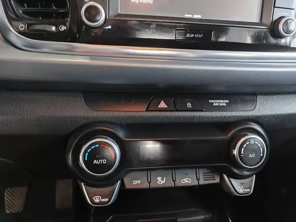 Kia Rio 2019 - 12500 EUR, 66000 km - AUTO.MOTO.pt - 66000km - foto 33 de 36