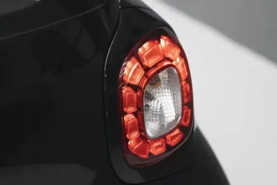 Smart ForFour 2015 - 9500 EUR, 155670 km - AUTO.MOTO.pt - 155670km - foto 27 de 36