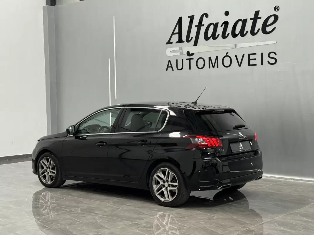 Peugeot 308 2018 - 11890 EUR, 159000 km - AUTO.MOTO.pt - 159000km - foto 3 de 35