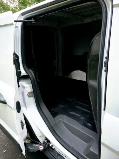Ford Transit Connect 2019 - 11990 EUR, 144000 km - AUTO.MOTO.pt - 144000km - foto 25 de 27