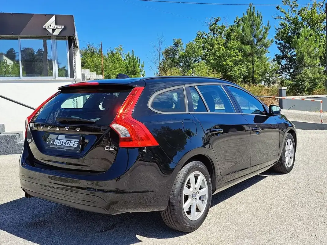 Volvo V60 2013 - 14990 EUR, 111000 km - AUTO.MOTO.pt - 111000km - foto 4 de 42
