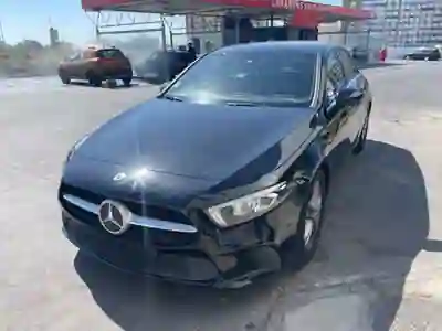 Mercedes-Benz A 180 2019 - 23700 EUR, 76000 km - AUTO.MOTO.pt - 76000km - foto 1 de 7