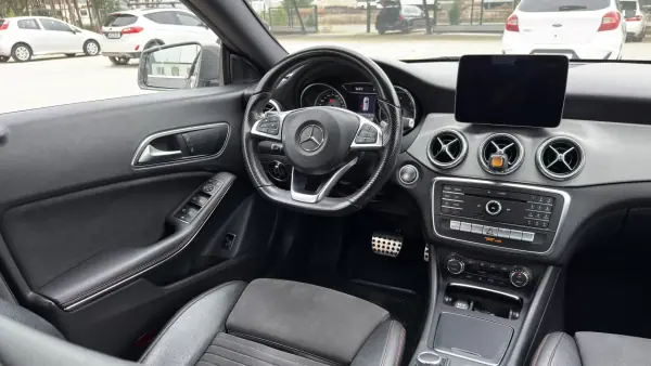 Mercedes-Benz CLA 200 2017 - 21800 EUR, 181000 km - AUTO.MOTO.pt - 181000km - foto 27 de 55