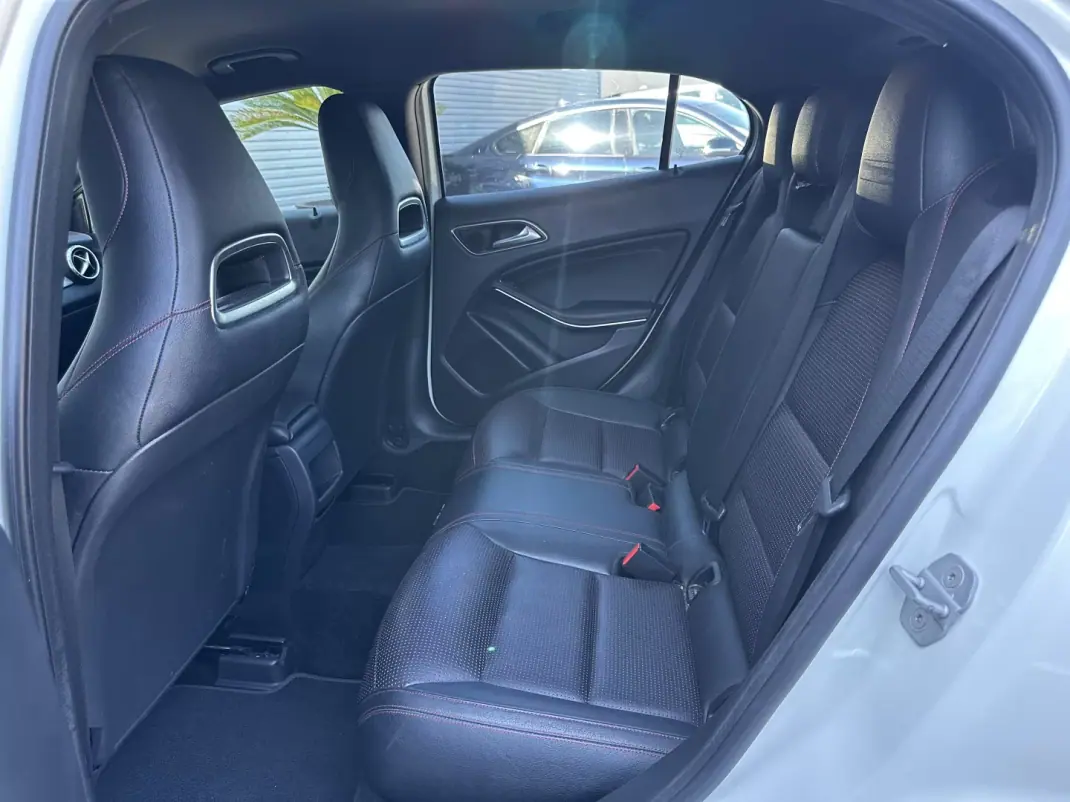 Mercedes-Benz GLA 220 2014 - 17900 EUR, 160000 km - 160000km - foto 53 de 64
