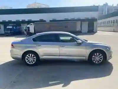 Volkswagen Passat 2017 - 15000 EUR, 123000 km - 123000km - foto 3 de 12
